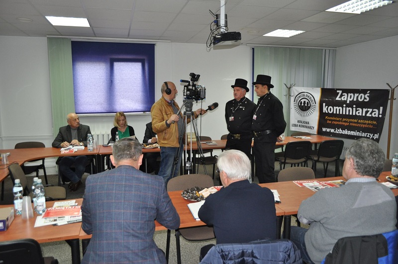 Kominiarze, strażacy i zarządcy budynków o bezpieczeństwie w Ostrowcu Świetokrzyskim